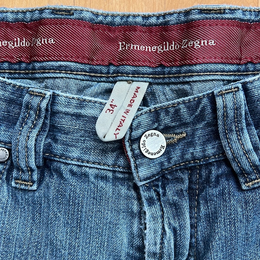 👖34x30 Relaxed Fit Blue Jeans with Faded Details by Ermenegildo Zegna - Picture 10 of 17